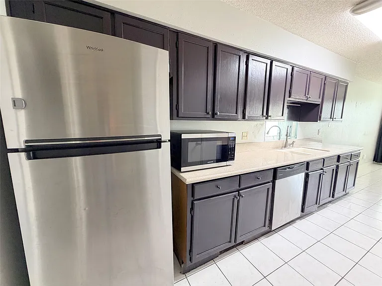 2535 Planters Row — Photo 11