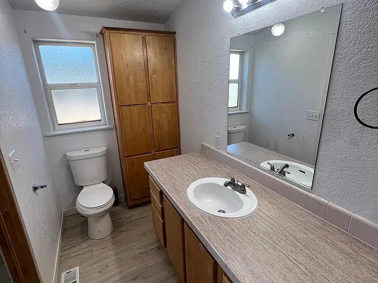 408 Alpine Dr — Photo 7