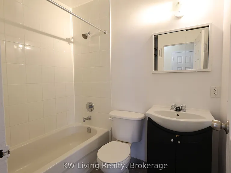 480 Lakeshore Rd E #301 — Photo 20