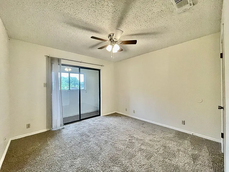 1303 Conway Dr — Photo 14