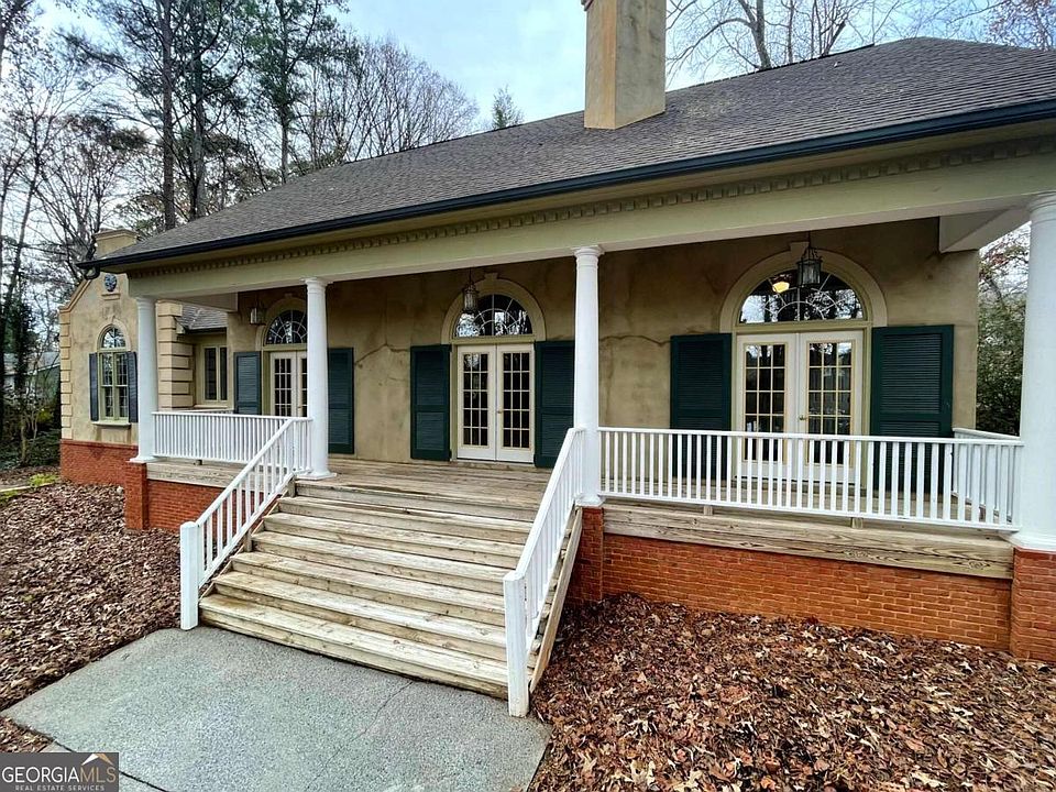 1st image of 465 Stonehenge Dr NW