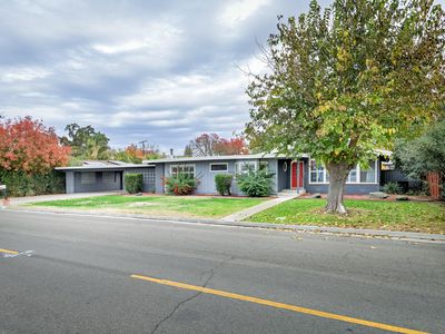 1875 Short Drive, Hanford, CA, 93230