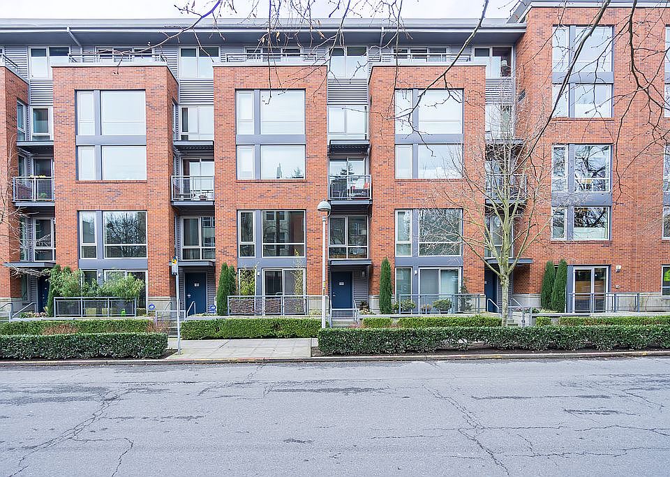 1st image of 530 Broadway E APT 129