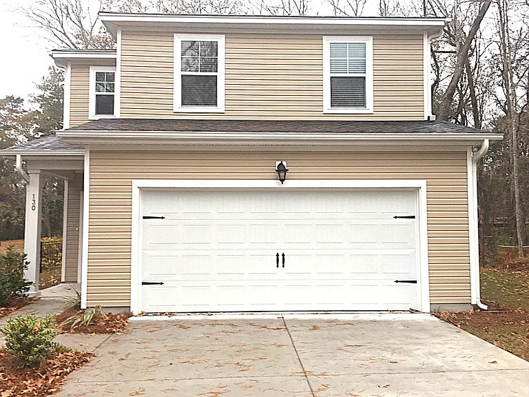 130 Pelican Ln — Photo 1
