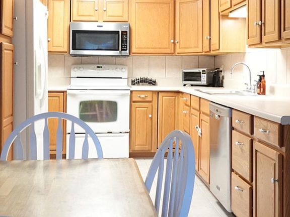 4th image of 504 North St