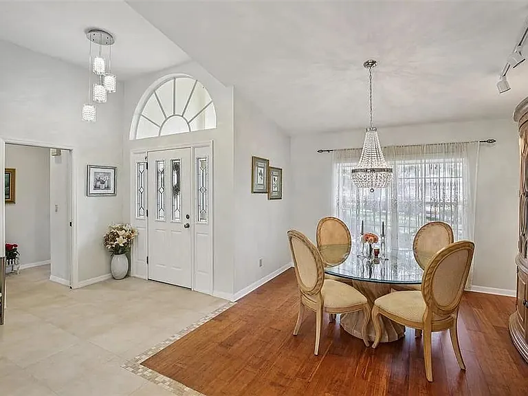 3158 Shoreline Dr — Photo 3