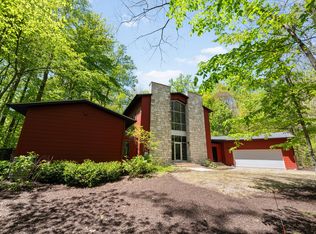 24 Camp Madron Rd, Buchanan, MI 49107
