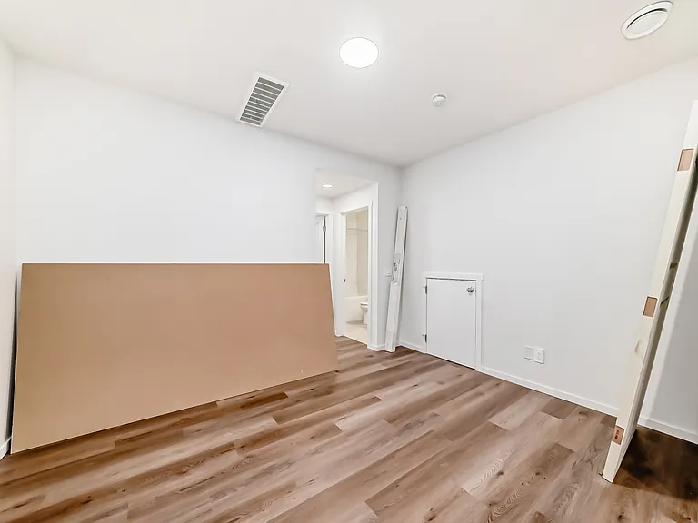 144 Chappelle Dr SW — Photo 8