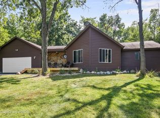 702 Cottonwood Ct, Dixon, IL 61021