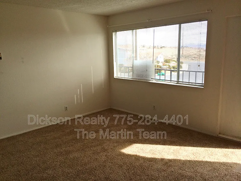 2 bed, 1.5 bath, 1100 sqft, $1,700 — Photo 4
