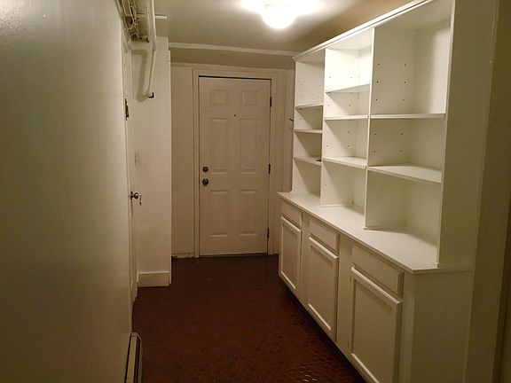 Front entryway hallway