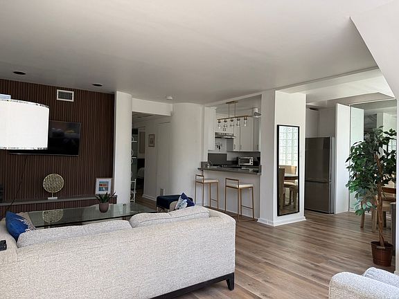 2nd image of 39 Westminster Ave #1
