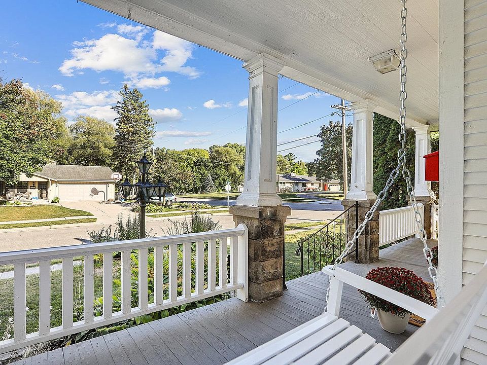 233 S Francis St, Brillion, WI 54110 MLS 50280887 Zillow