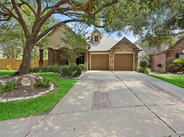 10218 Garden Crossing Ln