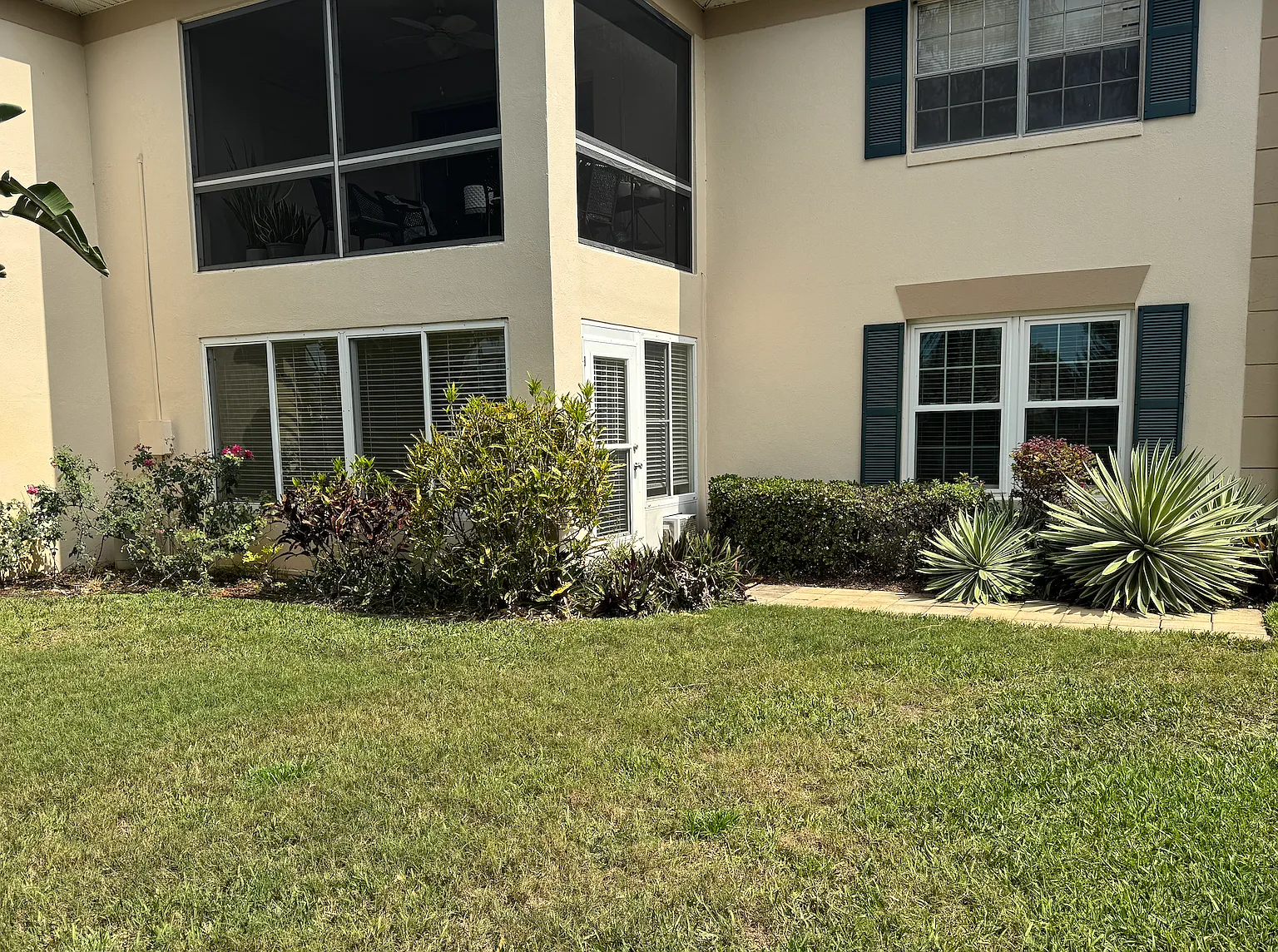 2 bed, 1190 sqft, $2,200 — Photo 1