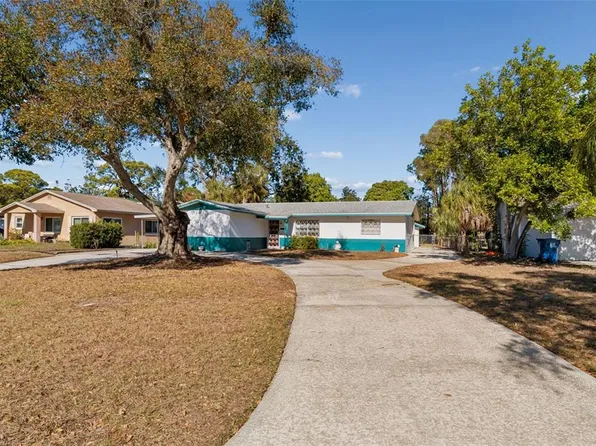 2577 Granada Cir W, Saint Petersburg, FL 33712