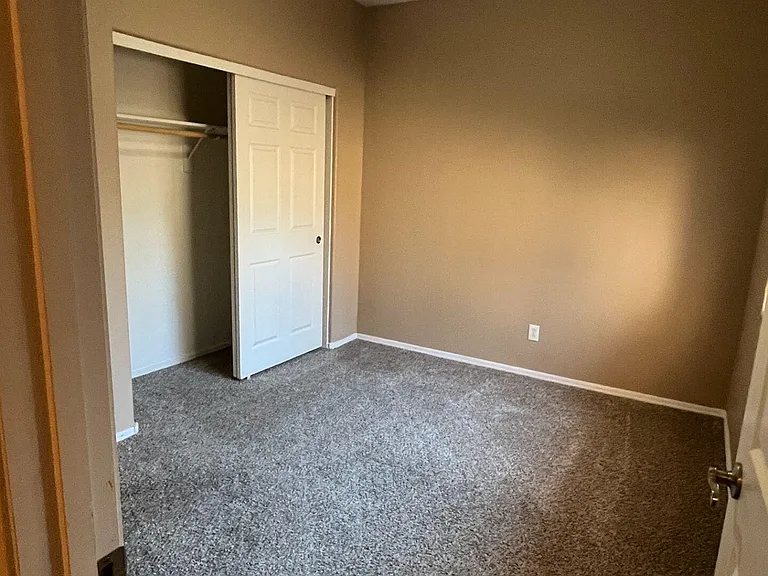 526 E Bartlett Way — Photo 7