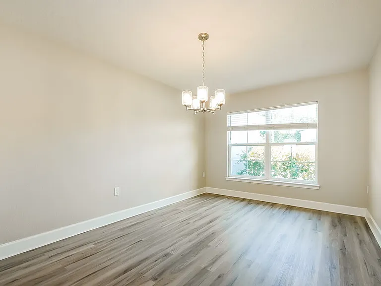 7803 Sloewood Dr — Photo 5