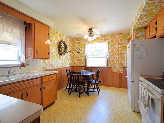 5th image of 2930 Alden Dr