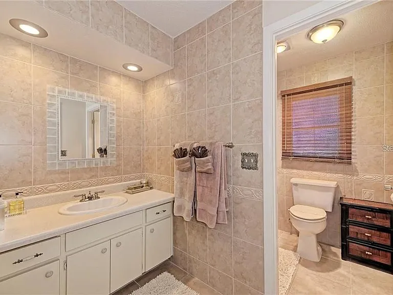 910 Caples St — Photo 19