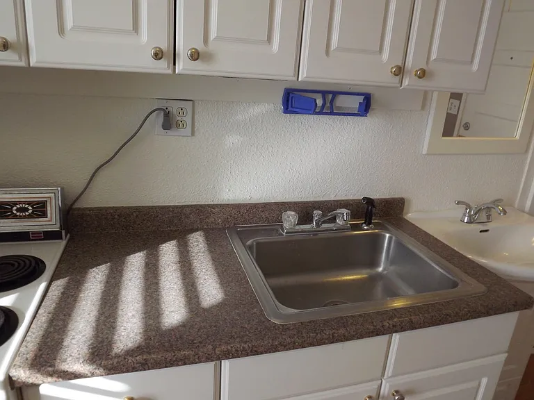 115 N Park St #7 — Photo 6