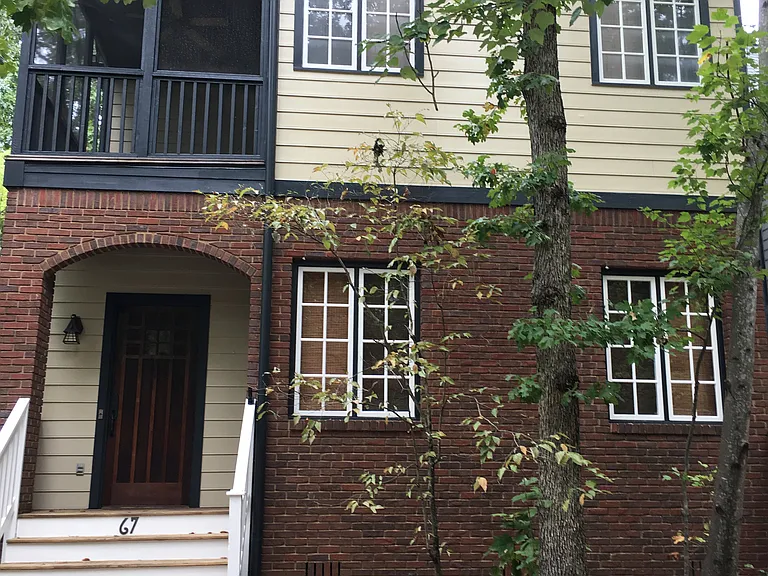 67 Hawthorn St — Photo 1