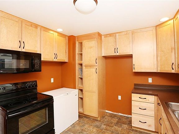 5th image of 42 Palmer Ave