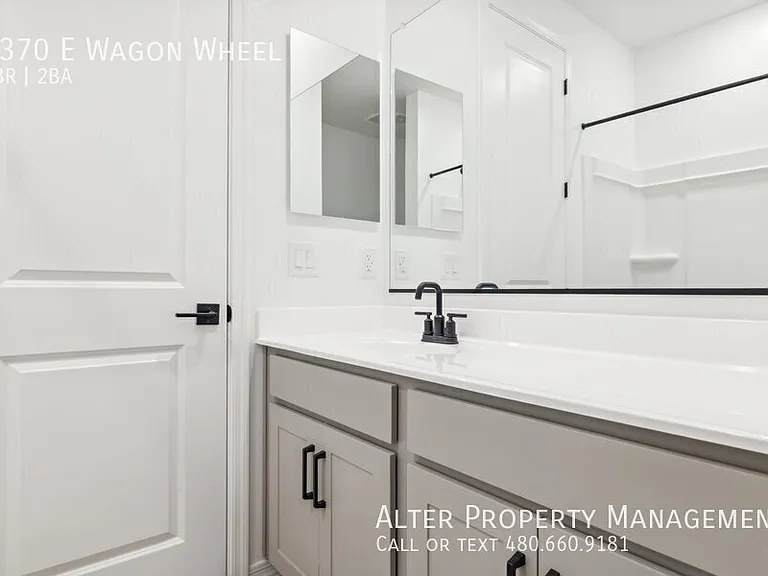 2370 E Wagon Wheel Ln — Photo 32