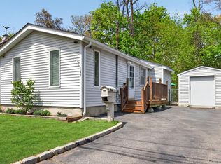 109 Eastview Rd, Ronkonkoma, NY 11779