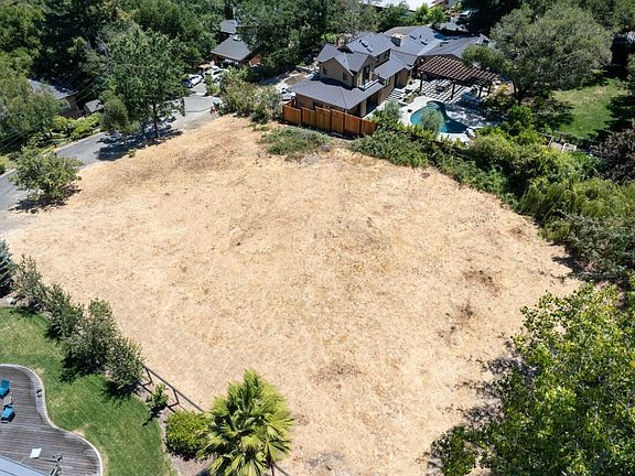 2nd image of 128 Toyon Ct