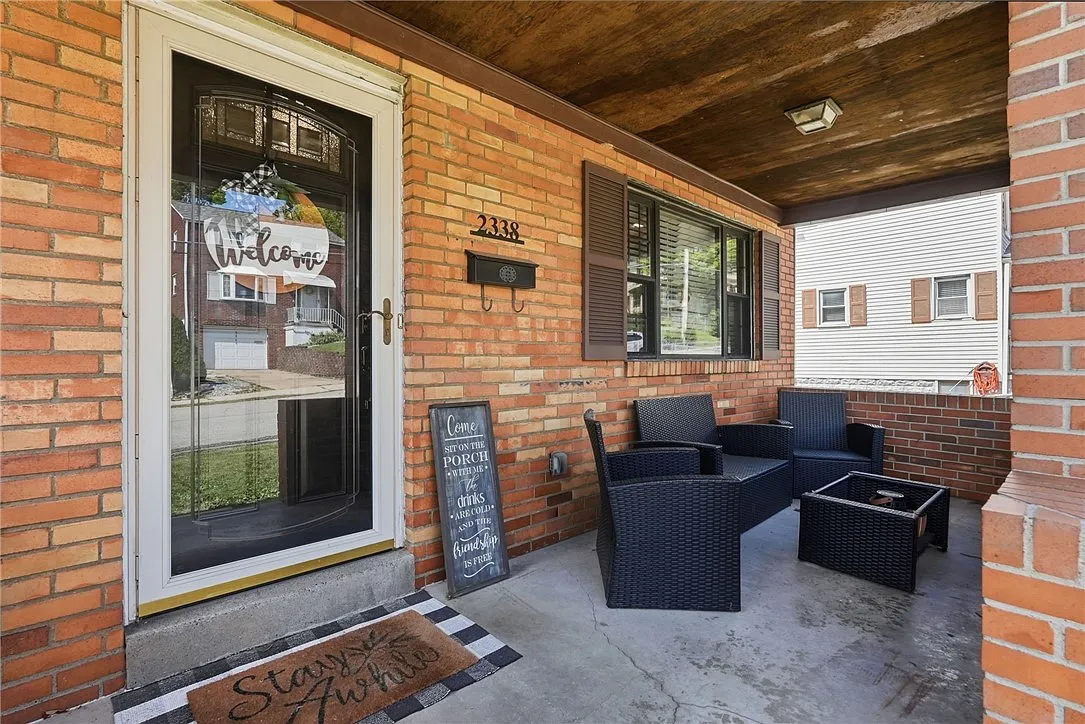 3 bed, 1100 sqft, $1,750 — Photo 2