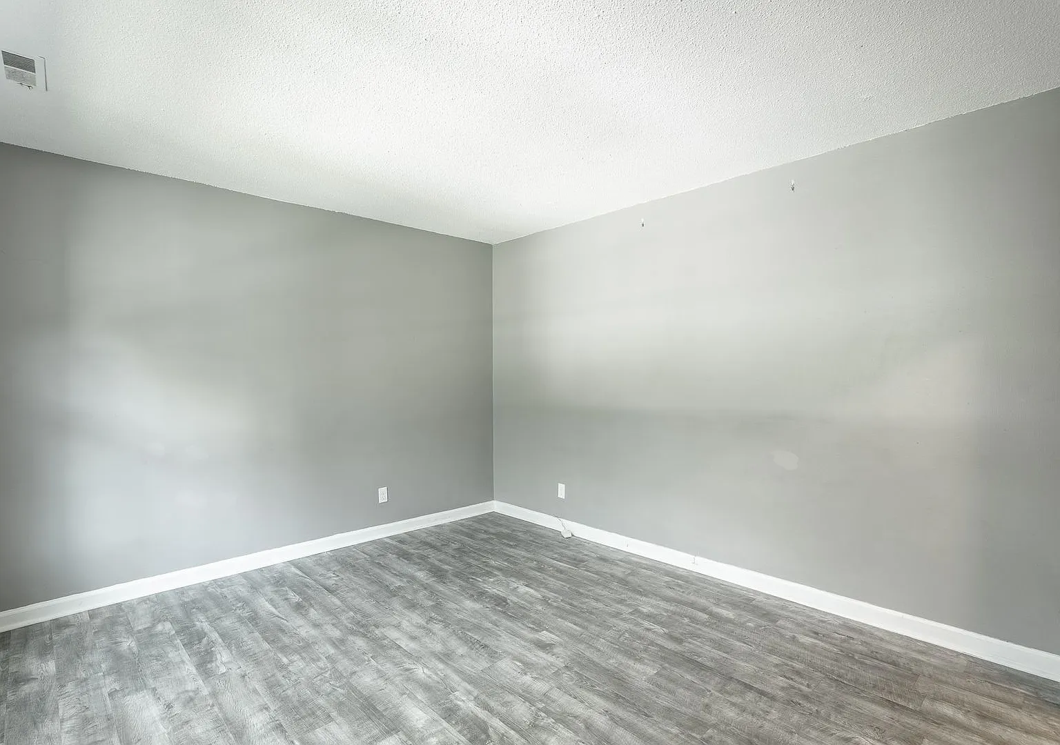 508 Ely Road — Photo 4