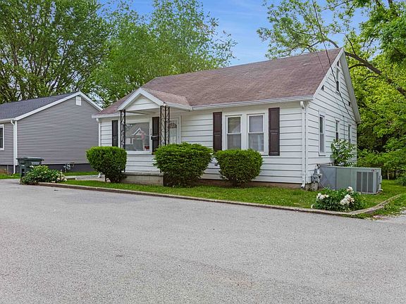 2nd image of 716 Riverview Dr