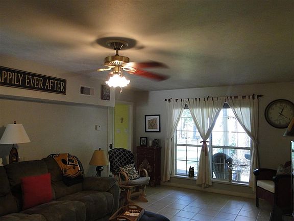 2nd image of 415 Bayshore Dr