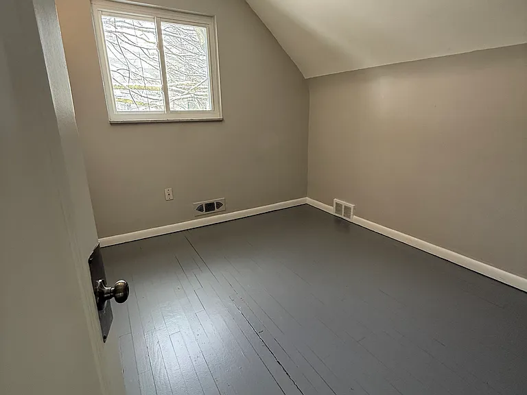450 Dawes St — Photo 3