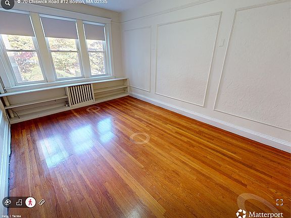 3rd image of 70 Chiswick Rd APT 12