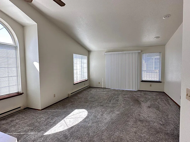 5671 Eagle Pkwy #3 — Photo 6