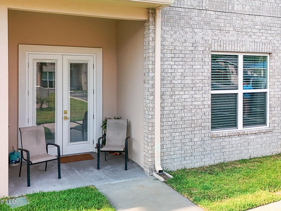 1st image of 225 Winter Garden Dr #R