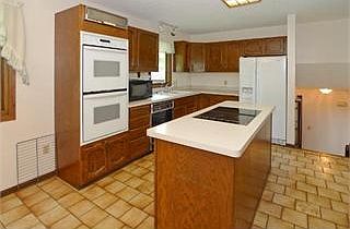 5th image of 4275 Ivy Ct N