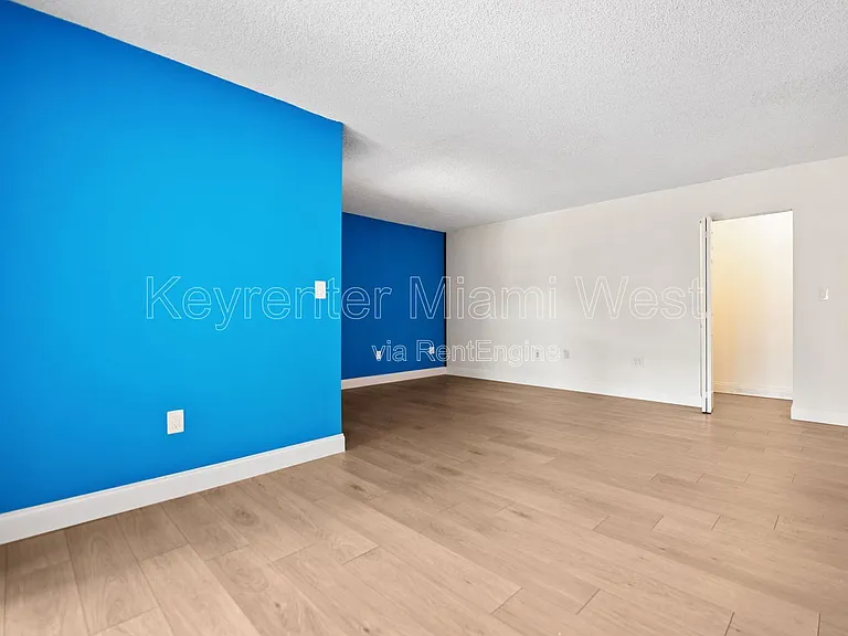 201 W Park Dr #102-2 — Photo 10