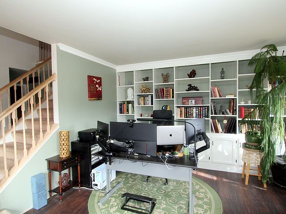 2nd image of 1709 Cunningham Ln