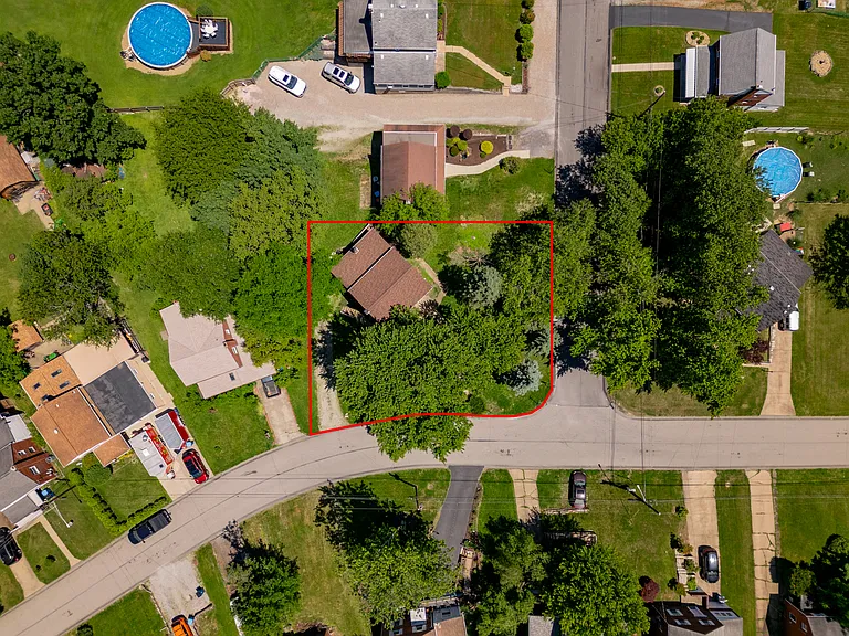624 Elm Dr — Photo 35