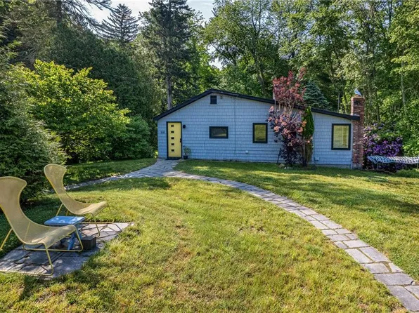 168 Howard Ave, Scituate, RI 02831