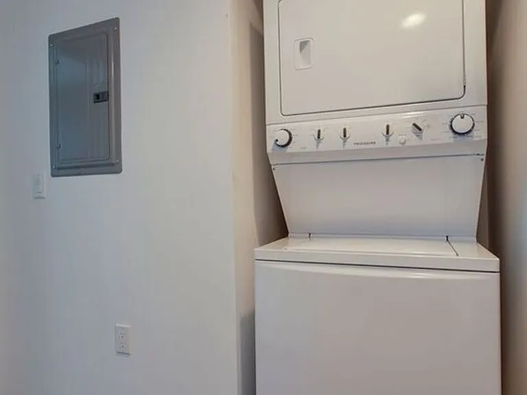 4255 Lockwood Ave — Photo 23