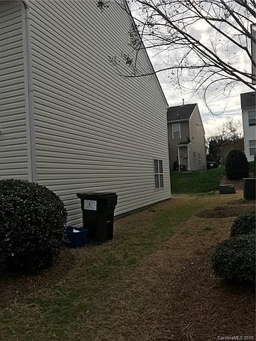2nd image of 3421 Broadwick St