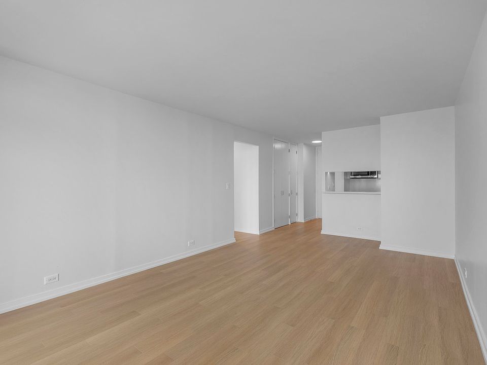 1st image of 124 W 60th St APT 37K
