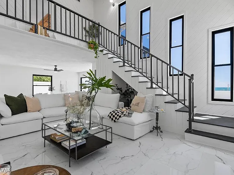 1604 S Oceanshore Blvd — Photo 18