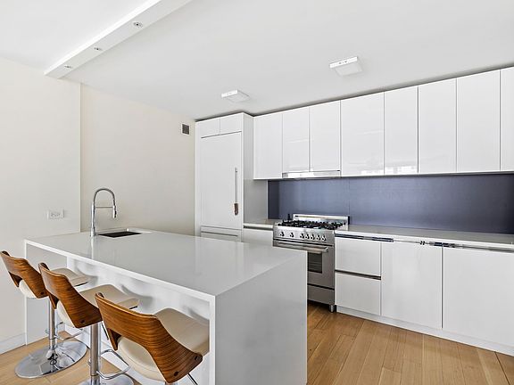 5th image of 301 W 53rd St #14GH