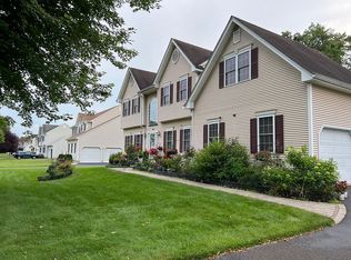 46 Acorn Dr, Windsor Locks, CT 06096