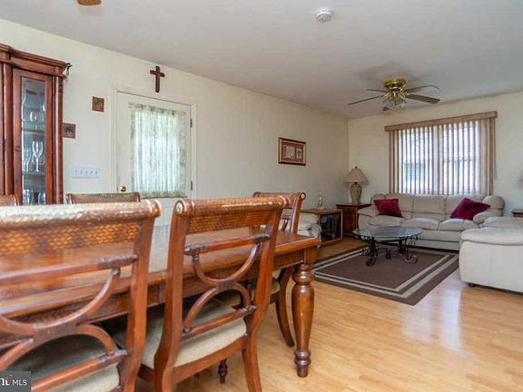 4th image of 83 Everturn Ln